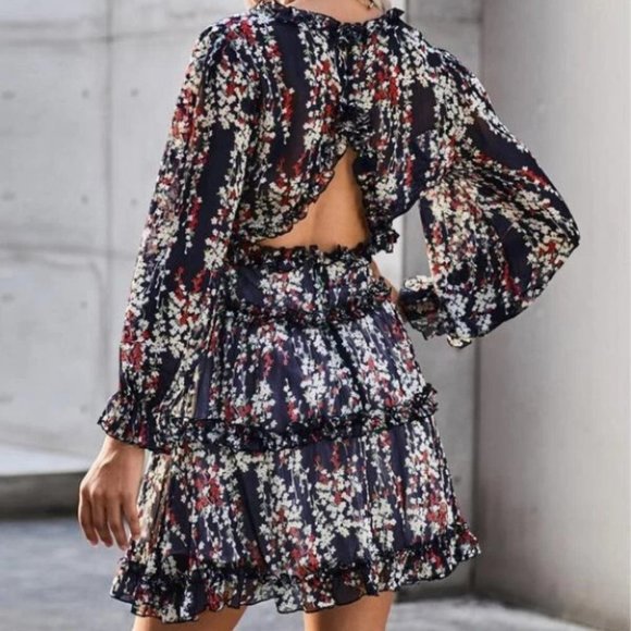 Floral print open back ruffle long sleeve dress - Picture 3 of 5